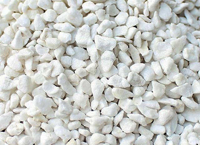 Perlite vs Vermiculite Gardenfrontier A side by side comparison of white perlite and brown flaky vermiculite