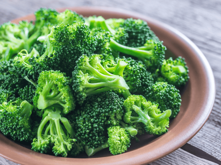 Broccoli on the plate Gardenfrontier Broccoli on the plate